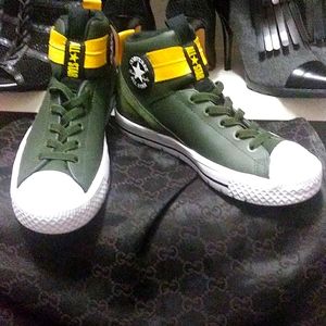 Converse aka Chuck's green yellow 7 1/2